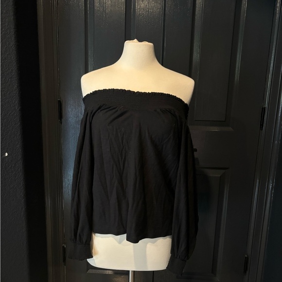 Elegant Black Off-Shoulder Top - Picture 1 of 5